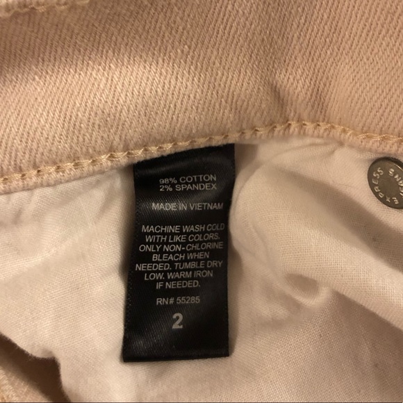 Express mid rise shorts - Picture 4 of 7